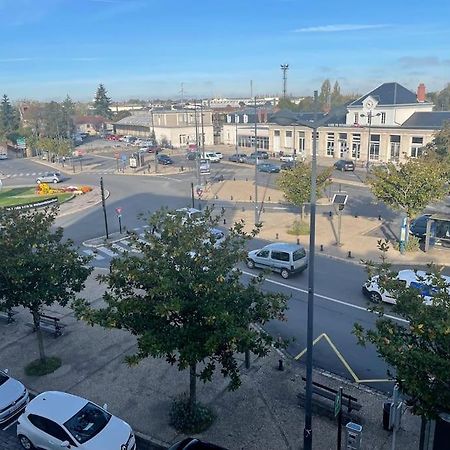 T2 4 Pers Face Gare Sncf Appart Hotel Le Cygne 6 Bourges Exterior photo